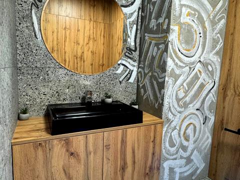 комерційна за адресою Трускавецька вул., 10-Б