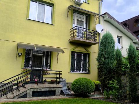будинок за адресою Михайла Павлика вул., 12
