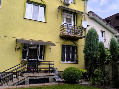 будинок за адресою Михайла Павлика вул., 12