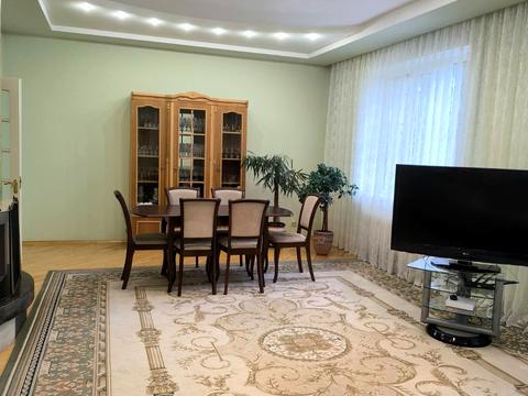будинок за адресою Михайла Павлика вул., 12