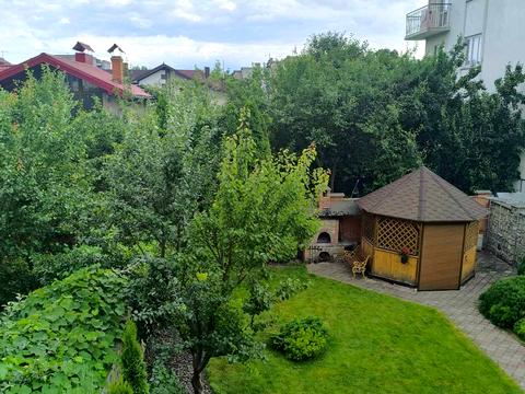 будинок за адресою Михайла Павлика вул., 12