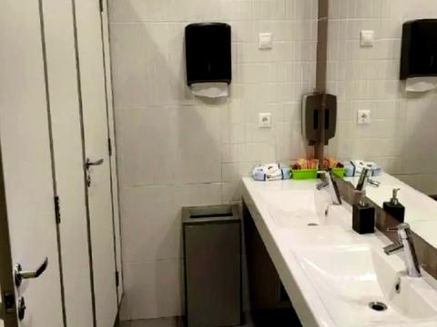 коммерческая по адресу Петра Сагайдачного ул., 33
