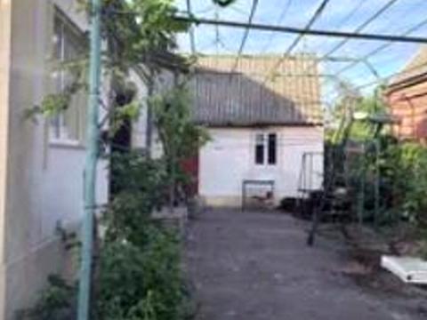 будинок за адресою Бориса Джонсона вул.