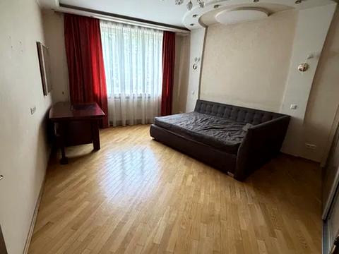 квартира по адресу Голосеевский просп. (40-летия Октября), 68