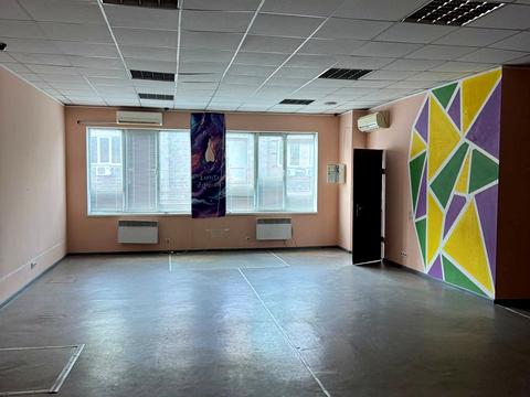 комерційна за адресою Степана Бандери просп. (Московський), 10