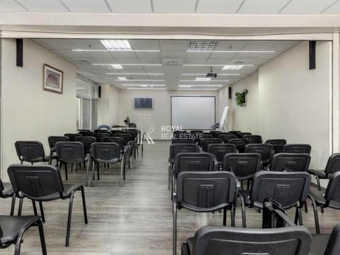 комерційна за адресою Дніпровська набережна вул., 26