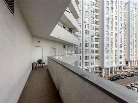 комерційна за адресою Дніпровська набережна вул., 26