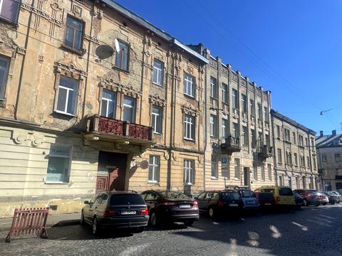 комерційна за адресою Івана Тобілевича вул., 9