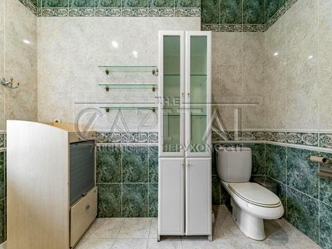 комерційна за адресою Інститутська вул., 16