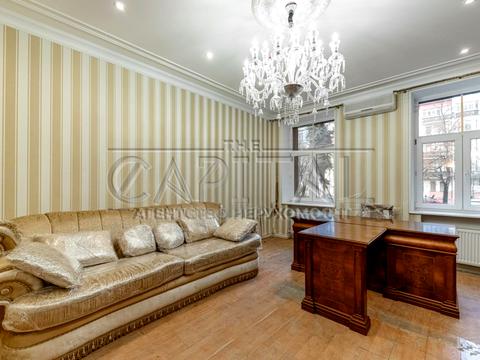 комерційна за адресою Інститутська вул., 16