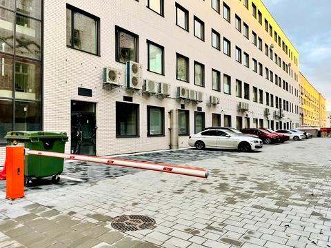 комерційна за адресою Залізнична вул., 7А