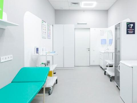комерційна за адресою Залізнична вул., 7А