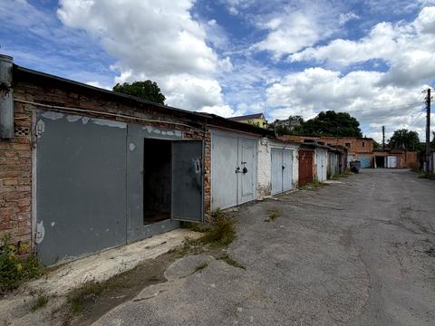 паркоместо по адресу Леонида Каденюка ул. (Комарова), 90 в