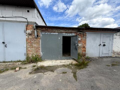 паркоместо по адресу Леонида Каденюка ул. (Комарова), 90 в