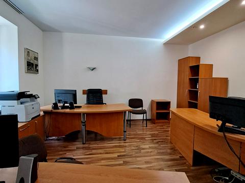 комерційна за адресою Гетьмана Сагайдачного бульв. (Лідерсівський), 9А