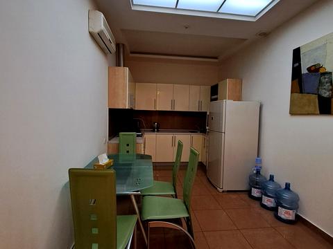 комерційна за адресою Гетьмана Сагайдачного бульв. (Лідерсівський), 9А