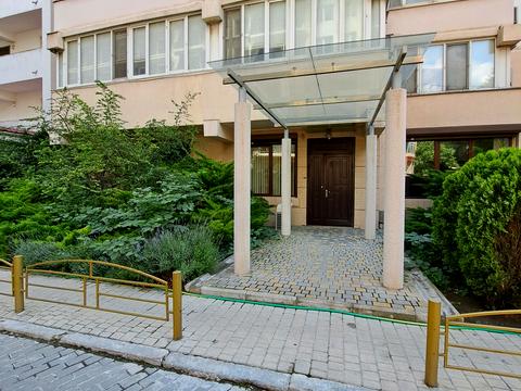 комерційна за адресою Гетьмана Сагайдачного бульв. (Лідерсівський), 9А