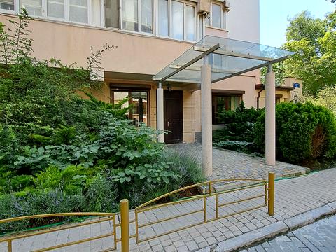 комерційна за адресою Гетьмана Сагайдачного бульв. (Лідерсівський), 9А