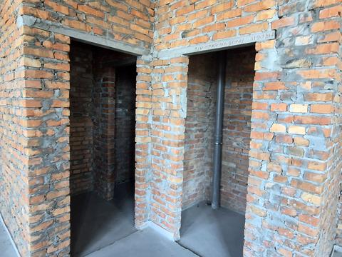 комерційна за адресою Київський Шлях вул., 102