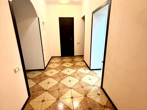 комерційна за адресою Кропивницького вул., 18