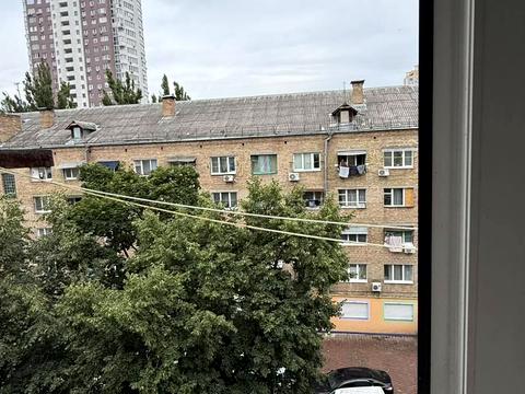 кімната за адресою Олекси Тихого вул. (Виборзька), 18/20
