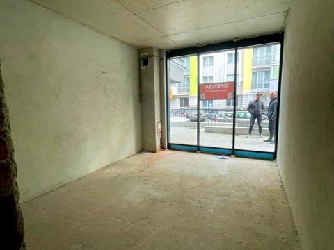 комерційна за адресою Угорська вул., 12