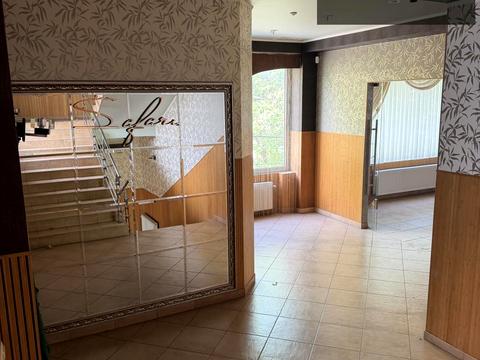 комерційна за адресою Минайська вул., 44