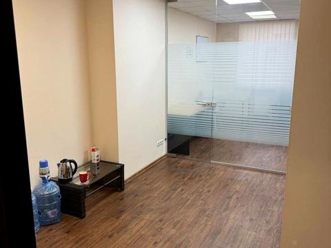 комерційна за адресою Лоцманський узвіз, 28