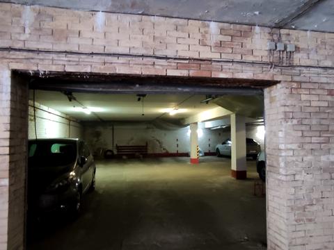 паркомісце за адресою Богдана Хмельницького вул., 80