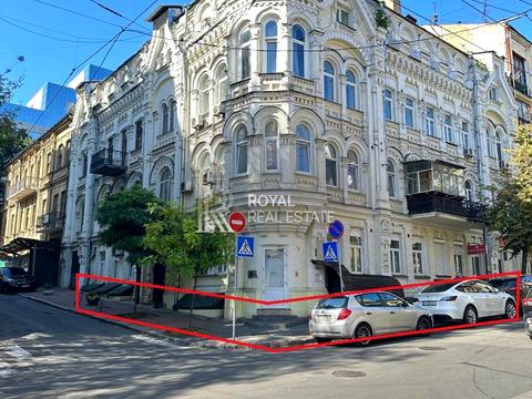 комерційна за адресою Мала Житомирська вул., 13/6