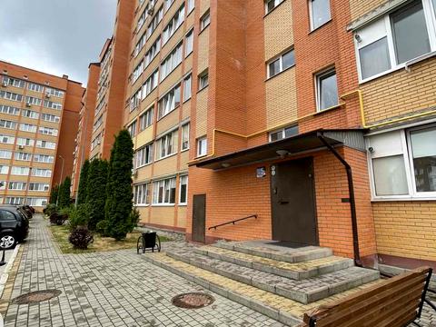 квартира за адресою Дмитра Іващенка вул., 2