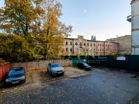 комерційна за адресою Євгена Чикаленка вул. (Пушкінська), 33