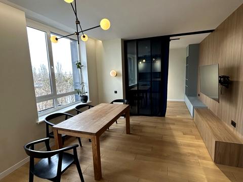 квартира за адресою Салютна вул., (Будинок 02301-02303)