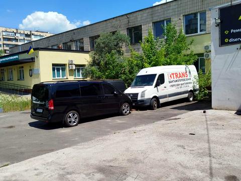 комерційна за адресою Райдужна вул., 23
