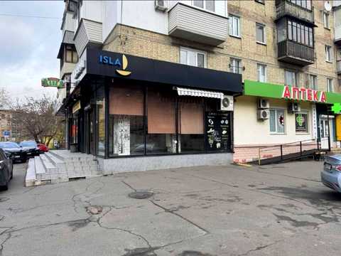 комерційна за адресою Будівельників вул., 8