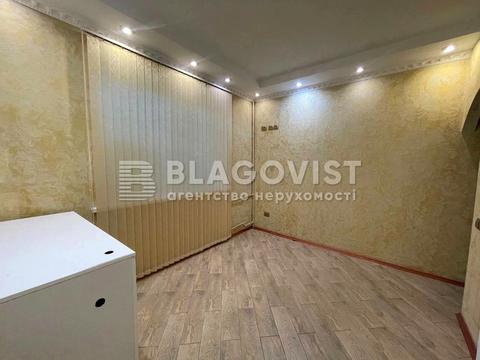 комерційна за адресою Шовкуненка вул., 4