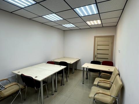 комерційна за адресою Сім'ї Кульженків вул. (Петра Дегтяренка), 33