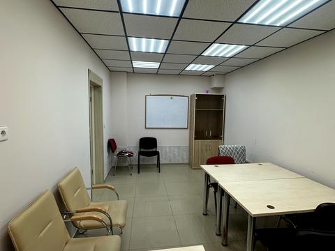 комерційна за адресою Сім'ї Кульженків вул. (Петра Дегтяренка), 33