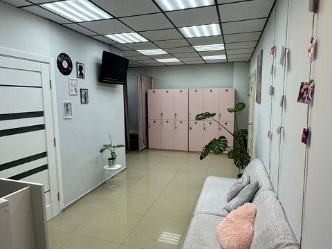комерційна за адресою Сім'ї Кульженків вул. (Петра Дегтяренка), 33