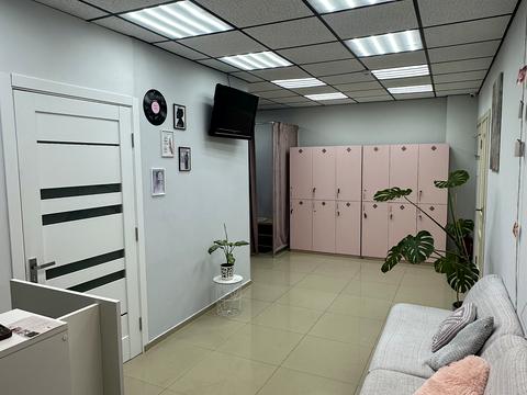 комерційна за адресою Сім'ї Кульженків вул. (Петра Дегтяренка), 33