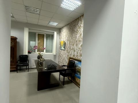 комерційна за адресою Максиміліанівська, 8