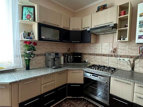 будинок за адресою с. Крихівці, садова