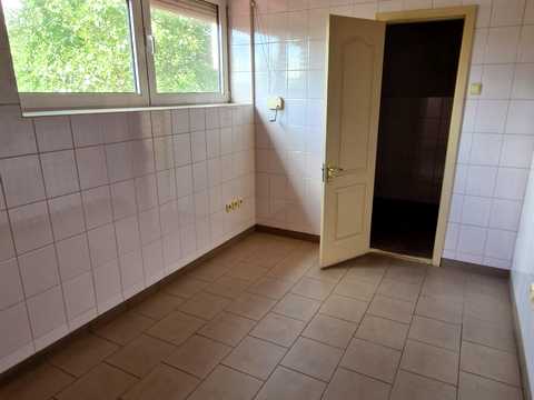 комерційна за адресою Івана Миколайчука вул. (Серафимовича), 8