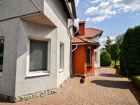 будинок за адресою Вишнева вул., 6