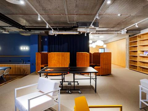 коммерческая по адресу Гарета Джонса ул. (Сім'ї Хохлових), 8