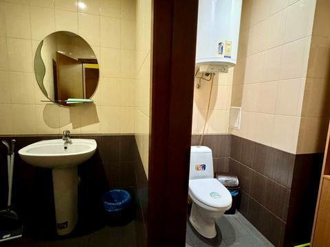 комерційна за адресою Королеви Єлизавети ІІ вул. (Глинки), 2Б
