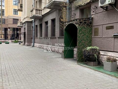 комерційна за адресою Михайла Грушевського вул., 16