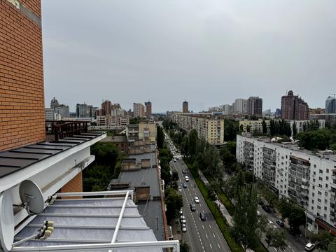коммерческая по адресу Леси Украинки бульв., 7-Б