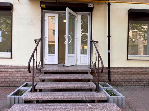 комерційна за адресою Івано-Франківськ, Франка, 3