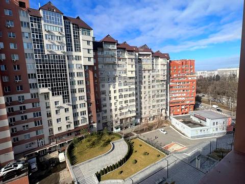 квартира по адресу Кучеревського бульв., 1